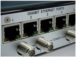 DigitalDevices_Netzwerk_TV-Tuner_NetS2-4_Netzwerkanschluesse