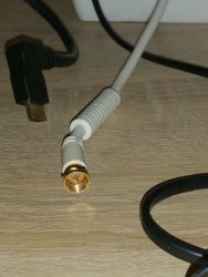 Bild1_Sat-Anschlusskabel_F-Stecker